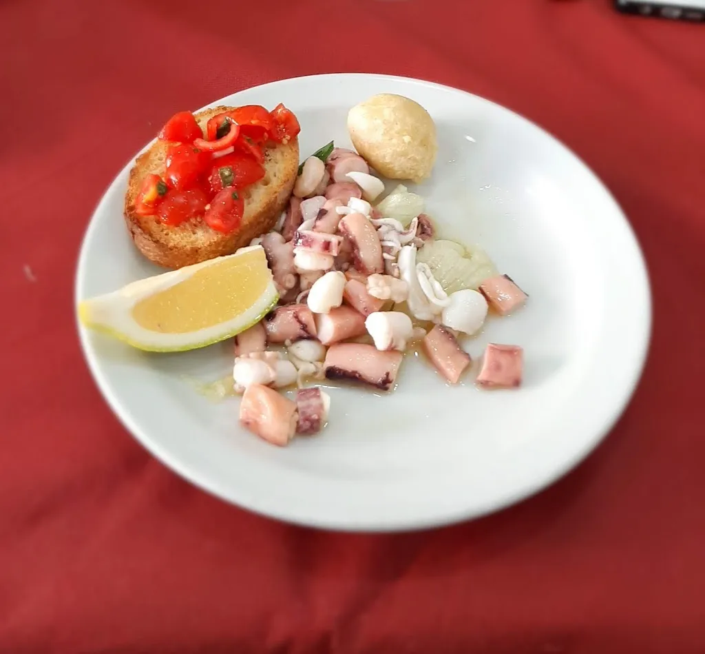 Trattoria e Pizzeria Addu' Pulecenella_San Giovanni a Teduccio_slider_image_2