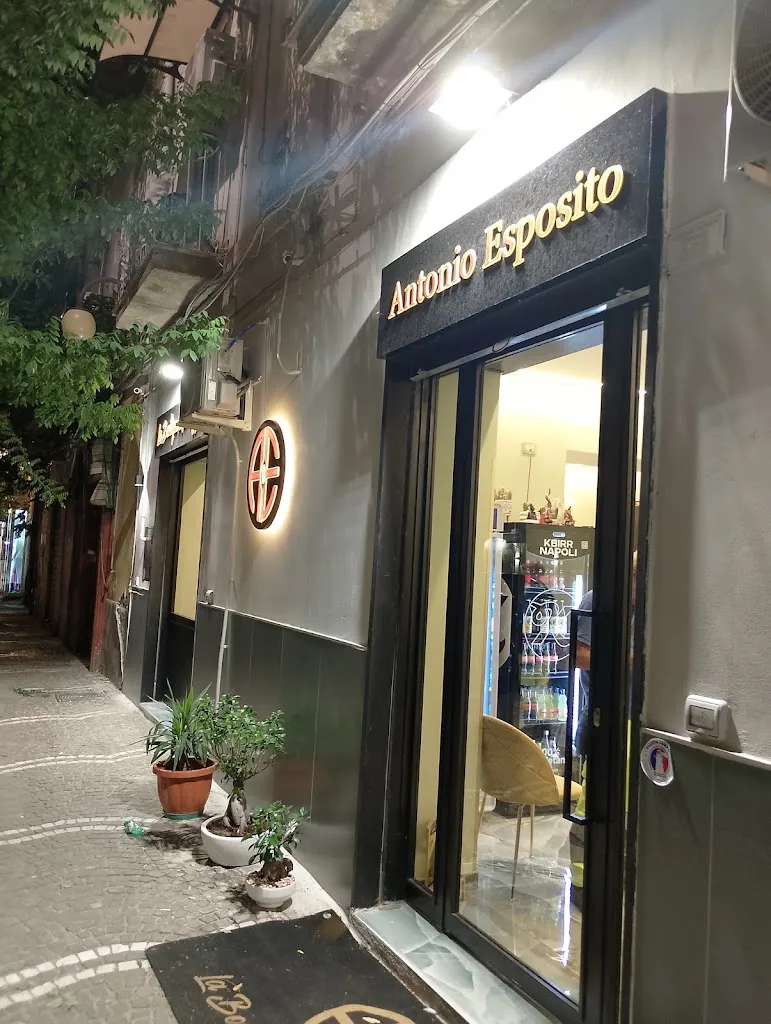 La boutique della pizza di Antonio Esposito restaurant in San Giovanni a Teduccio