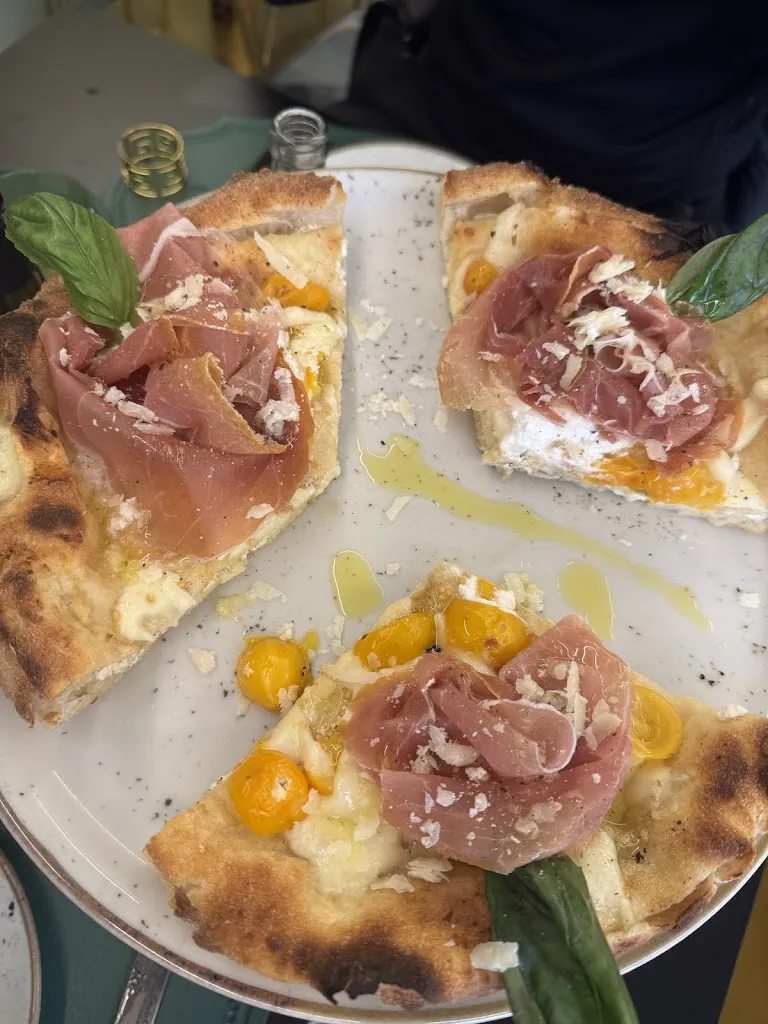 La boutique della pizza di Antonio Esposito_San Giovanni a Teduccio_slider_image_3