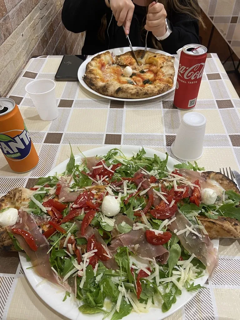 Amberlee Wojcik_PizzeriAntonio langella_San Giovanni a Teduccio_review