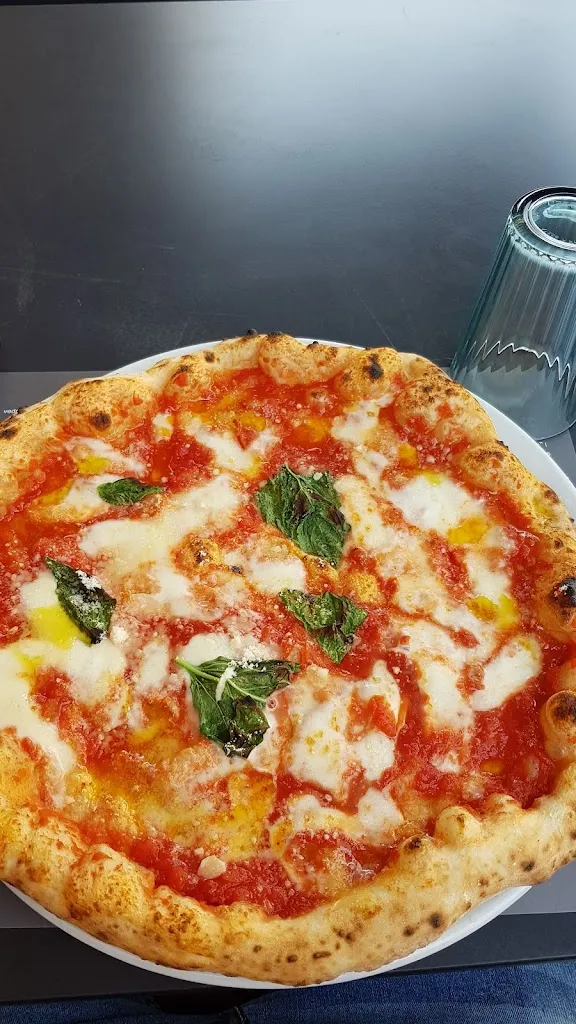 Mizio Jaiss_Friggitoria Roberto Salvo_San Giovanni a Teduccio_review