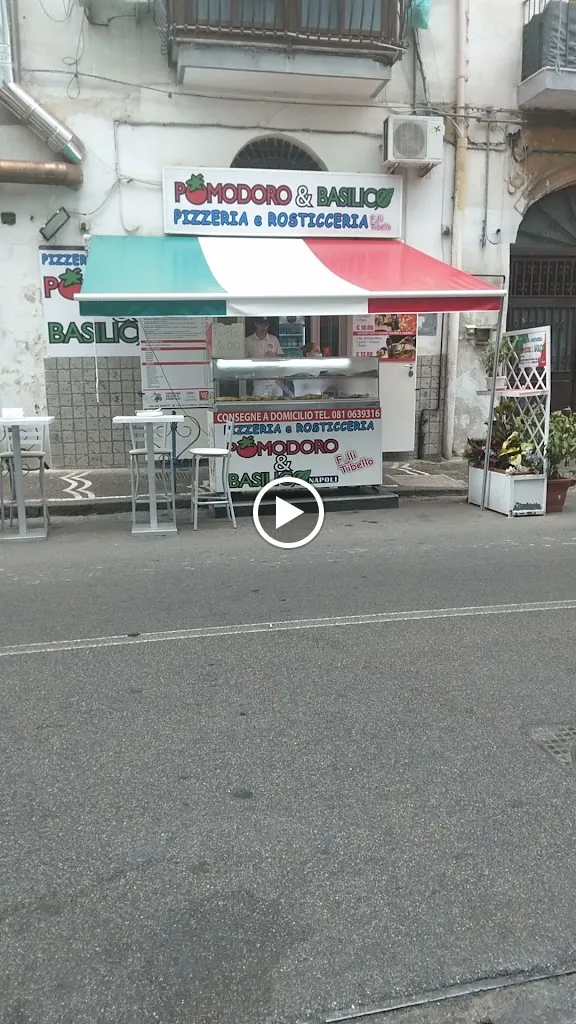 Pomodoroebasiliconapoli restaurant in San Giovanni a Teduccio
