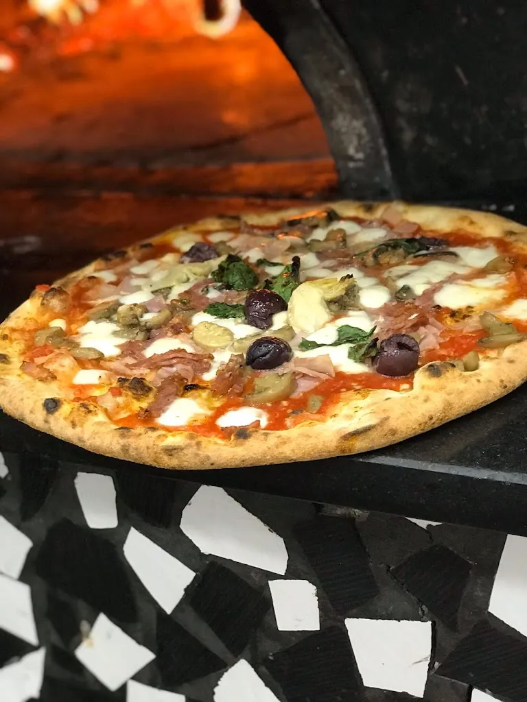 Pizzeria de Simone_San Giovanni a Teduccio_slider_image_3