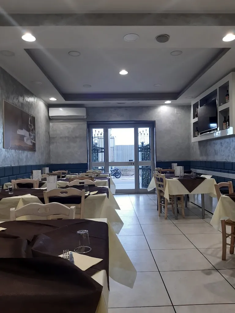 F.lli Castello Gran Trattoria Pizzeria_San Giovanni a Teduccio_slider_image_1