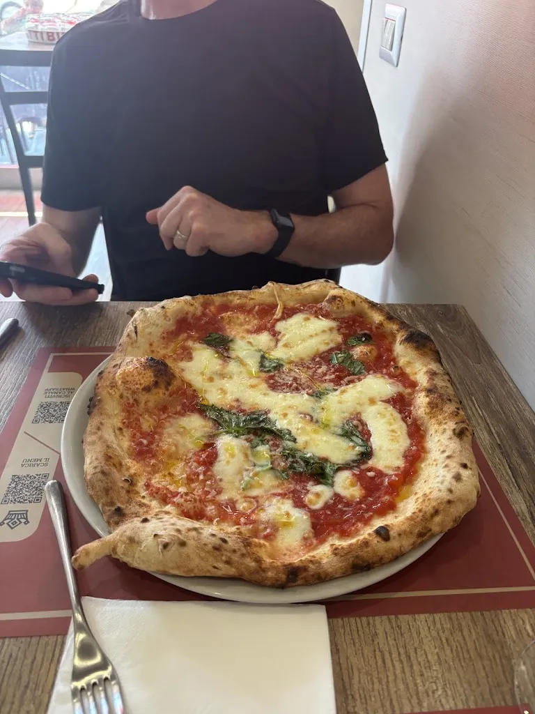 eric bentley_Pizza E Sfizi_San Giovanni a Teduccio_review