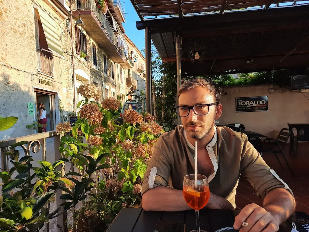 Laura De Benedictis_Bar Meeting_San Mauro Cilento_recensione