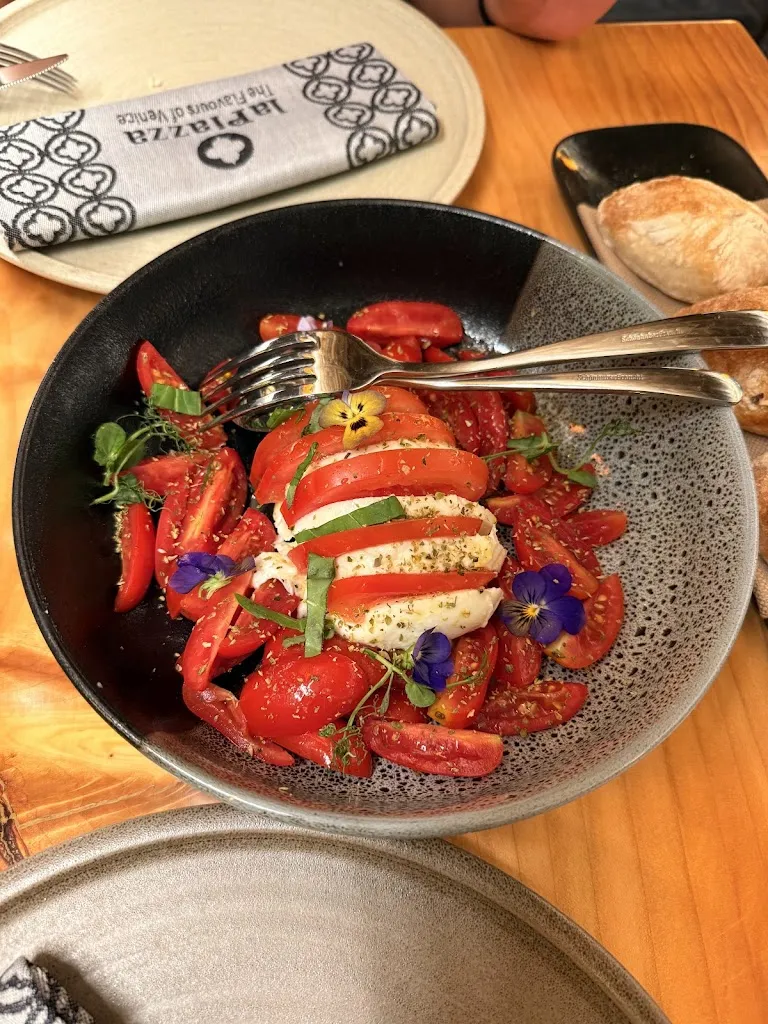 Miguel del Rosario_La Piazza Zone_San Marco_review