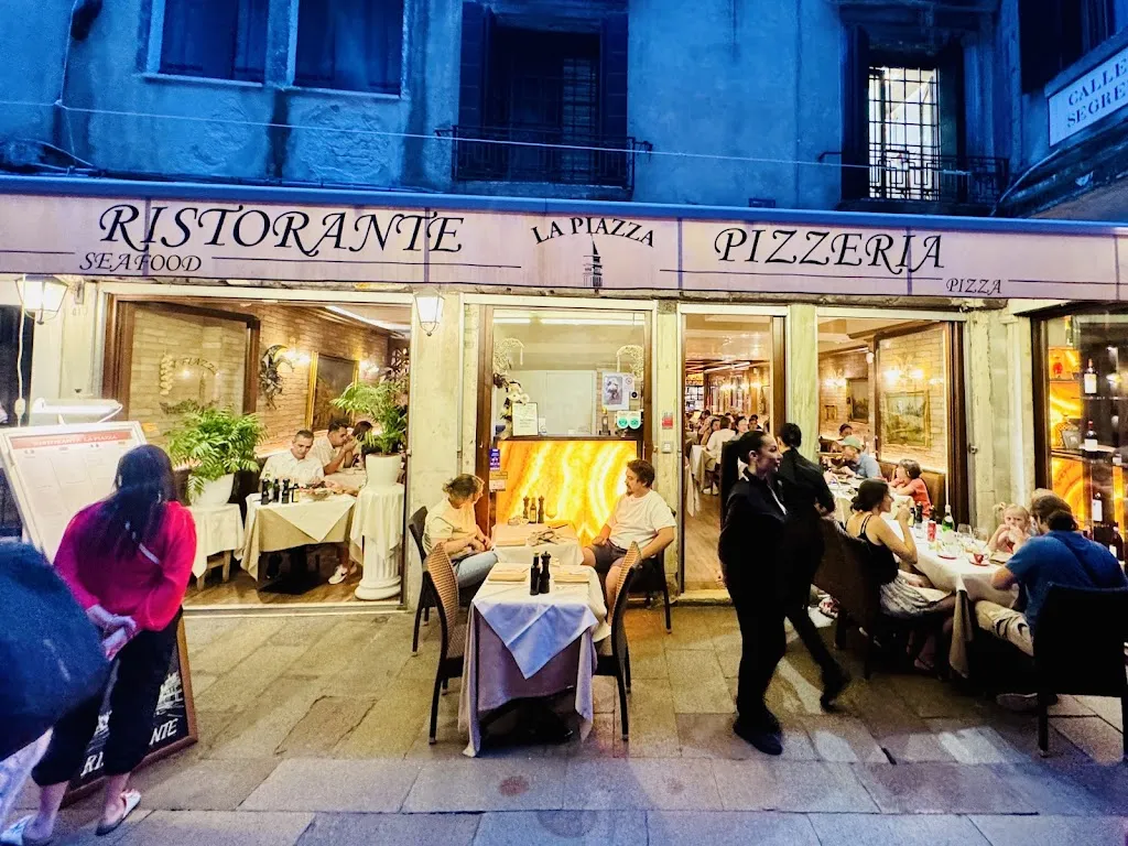 La Piazza_San Marco_slider_image_3