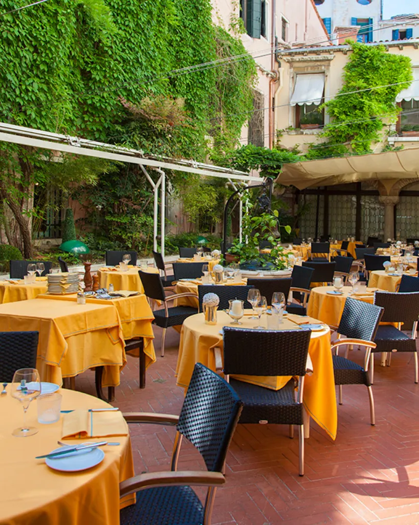 Restaurant La caravella restaurant in San Marco