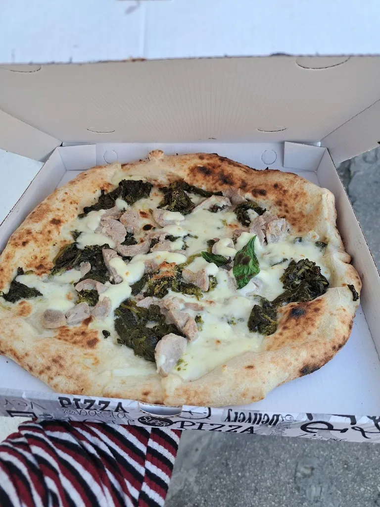 Kristina Korbelova_Pizzeria Il Massimo della Pizza_San Pietro a Patierno_review