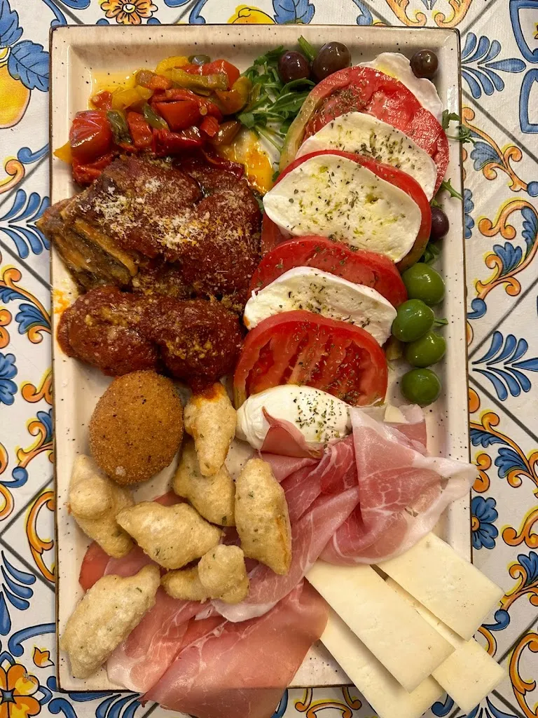 Trattoria e Pizzeria Spaccanapoli_San Pietro a Patierno_slider_image_3