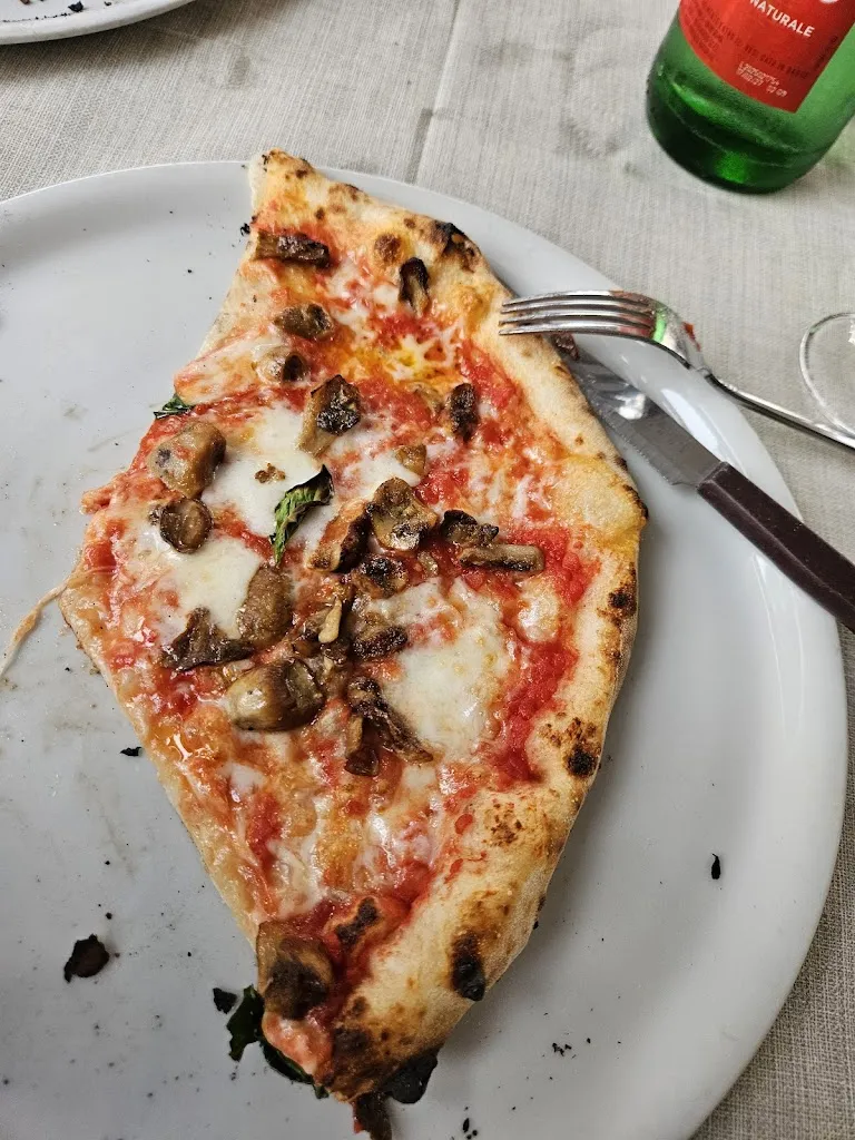 John Sarno_La Pizzeria Del Viale_San Potito Ultra_review