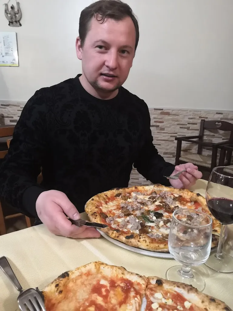 Maria Sviridova_La Pizzeria Del Viale_San Potito Ultra_review