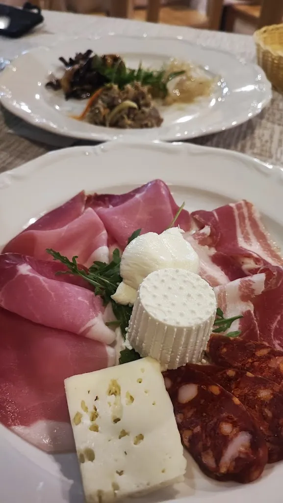 Restaurant @ Erbanito Agriturismo_San Rufo_slider_image_3