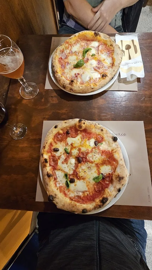 Petar Stoyanov_Pub 2+1 Ristorante Pizzeria_San Nicola la Strada_recensione