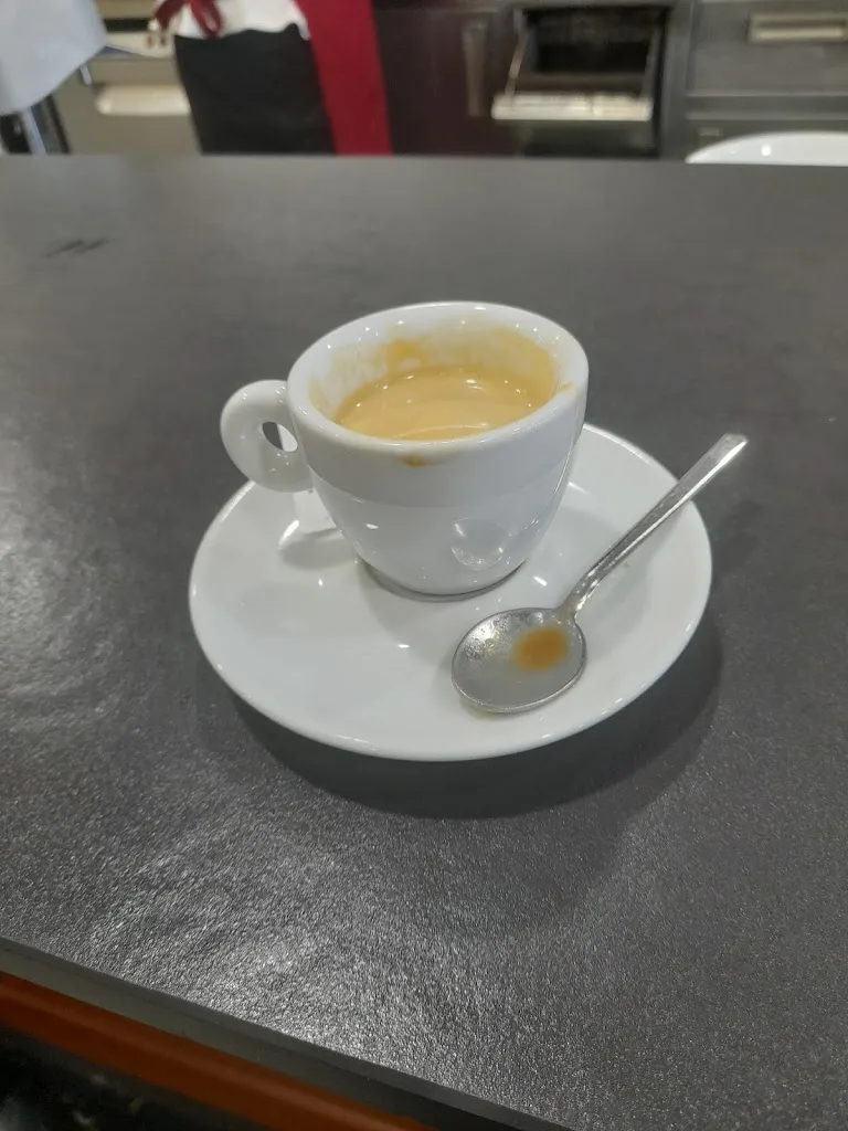 Maria Vale D'amore_Autogrill Storico Pavesi_San Nicola la Strada_review