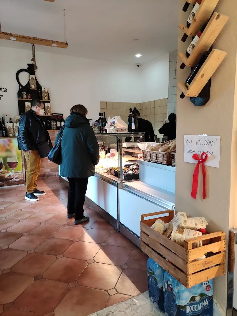 Sara Terreni_Punto Vendita Caseificio De Nicola_San Nicola la Strada_review