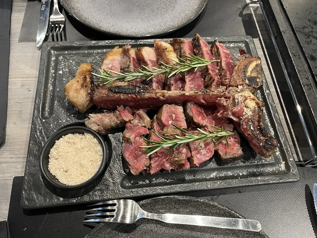 Nina Jia_Sashi Steakhouse & Burger_San Vitaliano_review