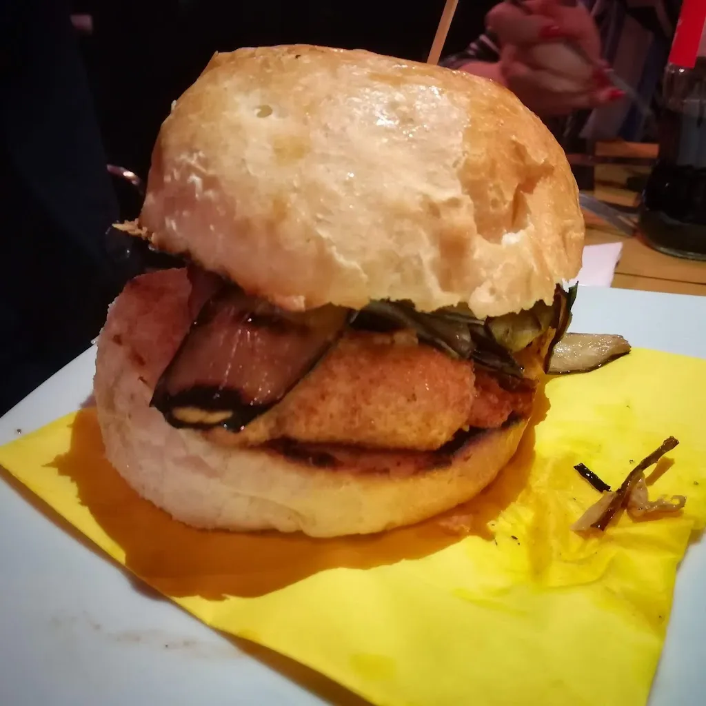 Raffaele Esposito_Britannia by Vagabondo_San Vitaliano_review