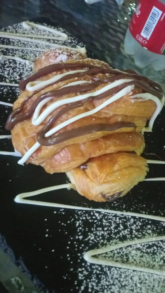 Tiziana De Angelis_Sbaam: Grafferia, Cornetteria, Pizza al Trancio_San Vitaliano_review