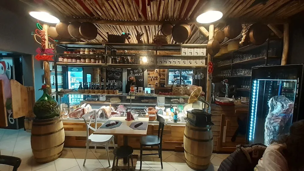 7•9•6 Sapori ed Eccellenze restaurant in San Valentino Torio