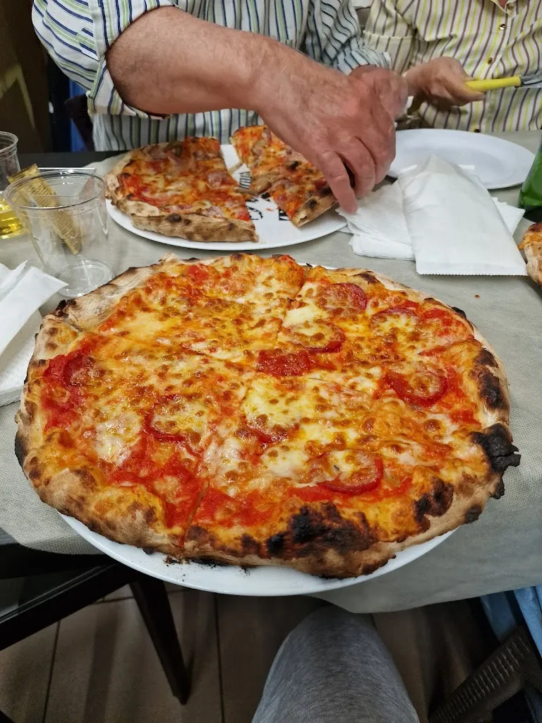 Pizzeria I Due Fratelli Terremoto restaurant in San Valentino Torio