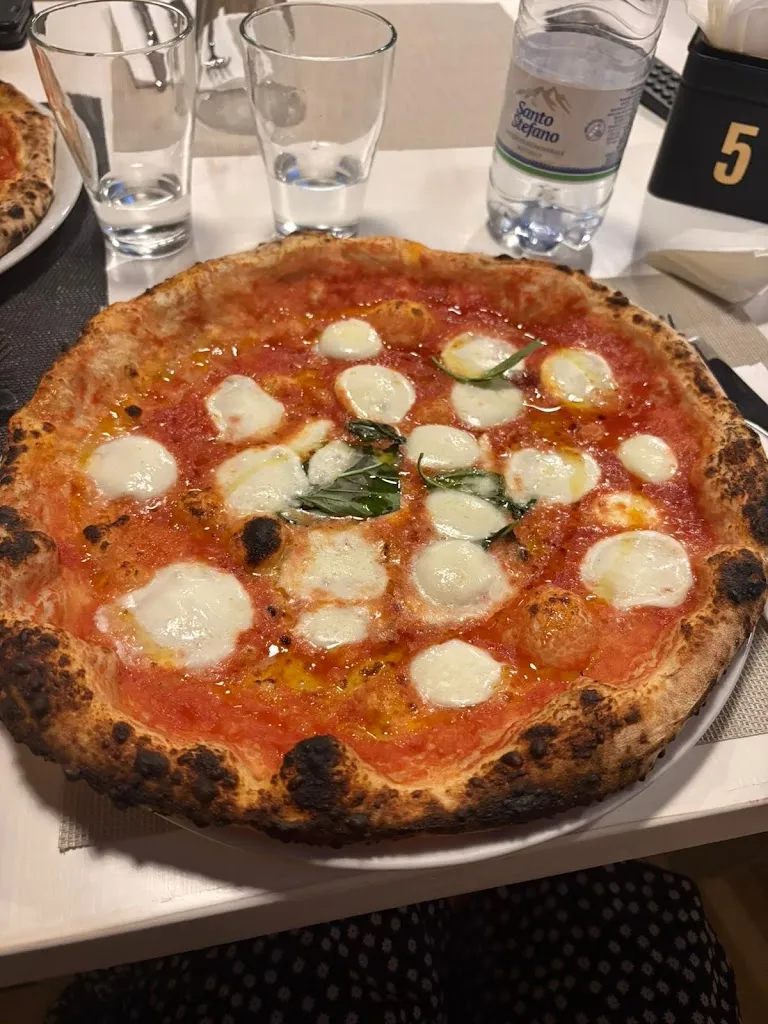 Gianni Esposito_Pizzeria Nennè_San Valentino Torio_review