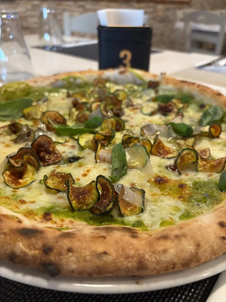 Elyase Rhouzali_Pizzeria Nennè_San Valentino Torio_review