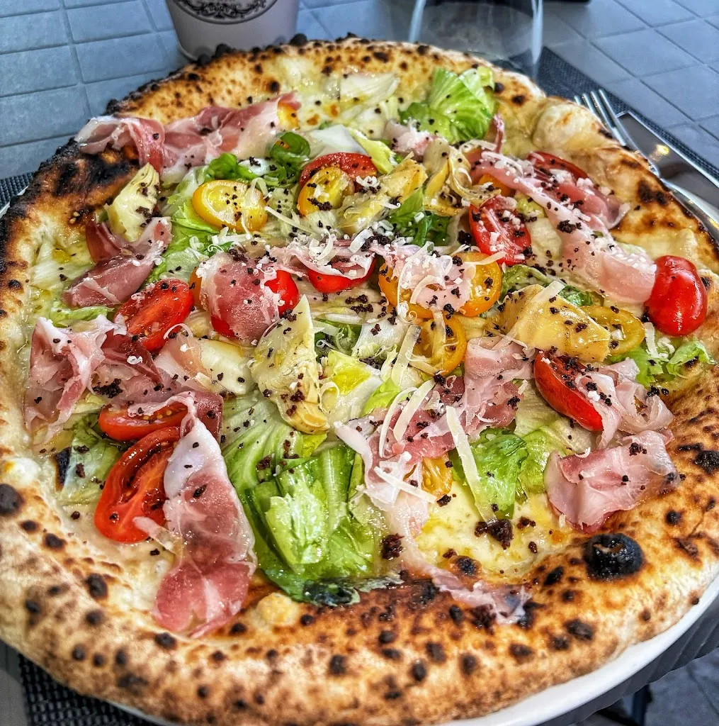 Pizzeria Nennè_San Valentino Torio_slider_image_2