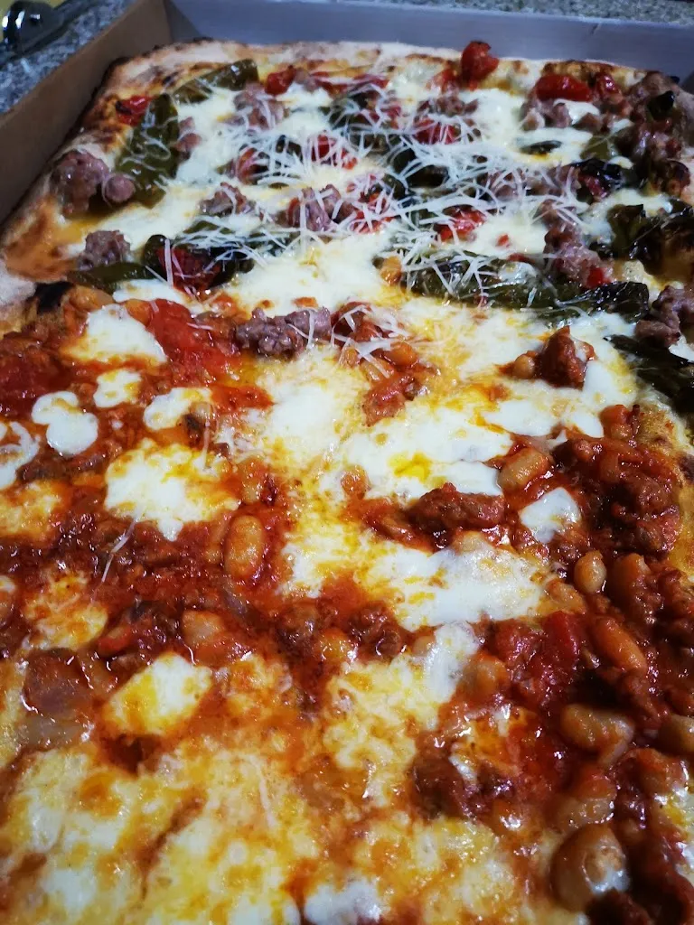 Pizzeria Siesta_San Valentino Torio_slider_image_3