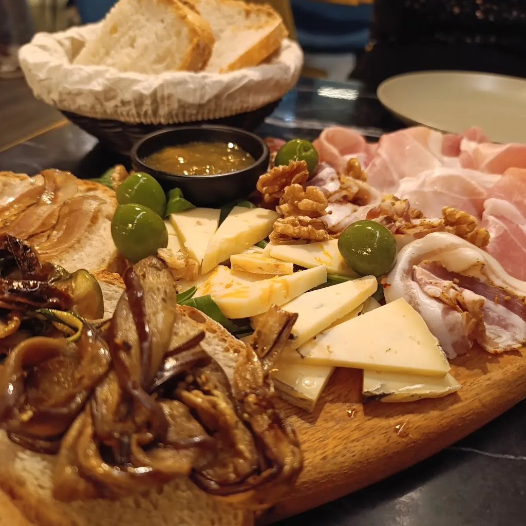 Pasquale Brasiello_Salotto 23 Food & Drink_Sant'Agata de'Goti_review