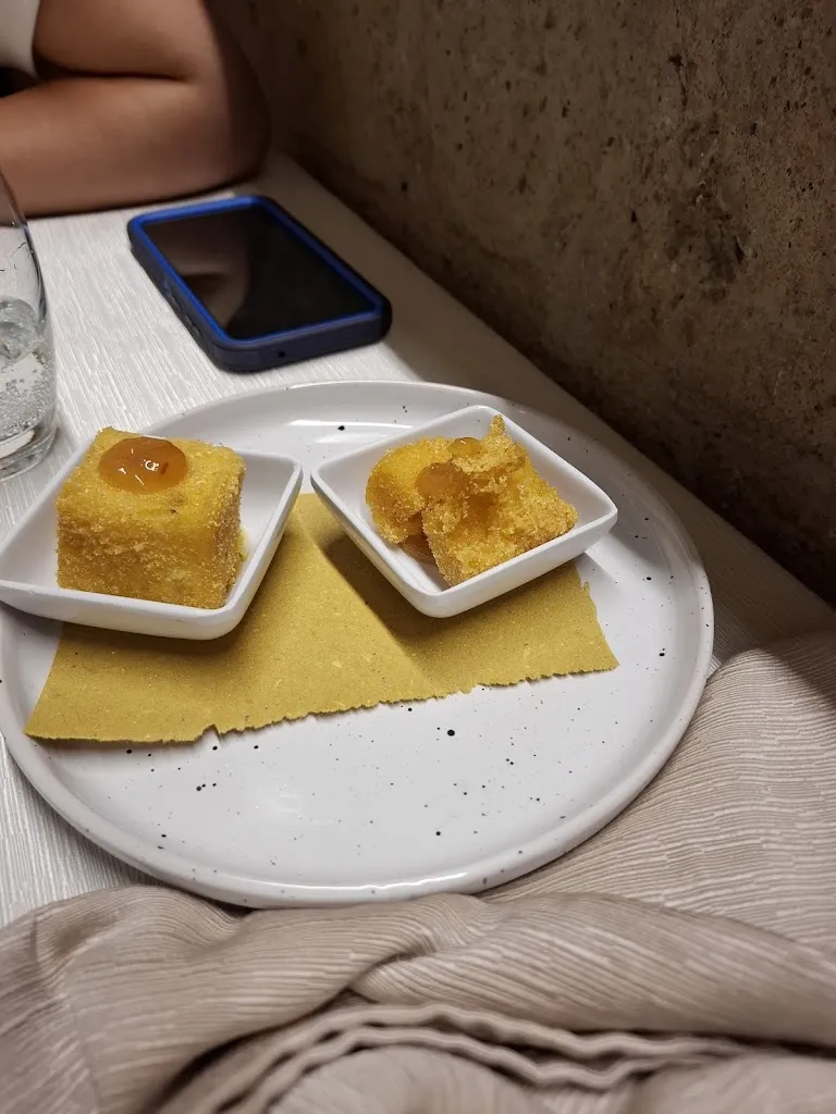 Rory moynihan_Fiore 1985_Sant'Agata de'Goti_review