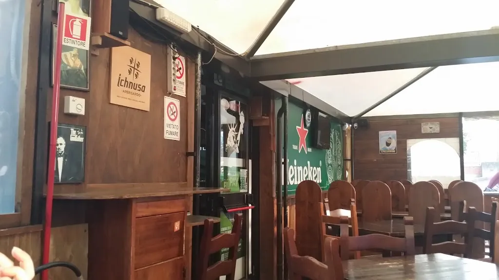 Parkside bar and pub restaurant in Sant'Agata de'Goti