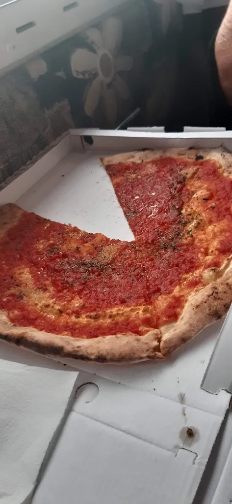 Luca amistad_Pizzeria Donguidos_Sant'Agata de'Goti_recensione