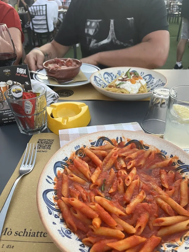 Milena Dębinny_Utopia Pub_Montesilvano Marina_review