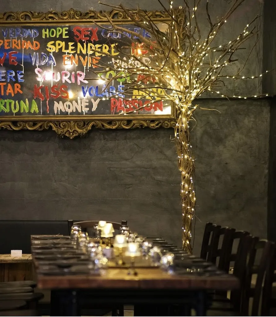 SMAV Bistrot restaurant in Santa Maria A Vico