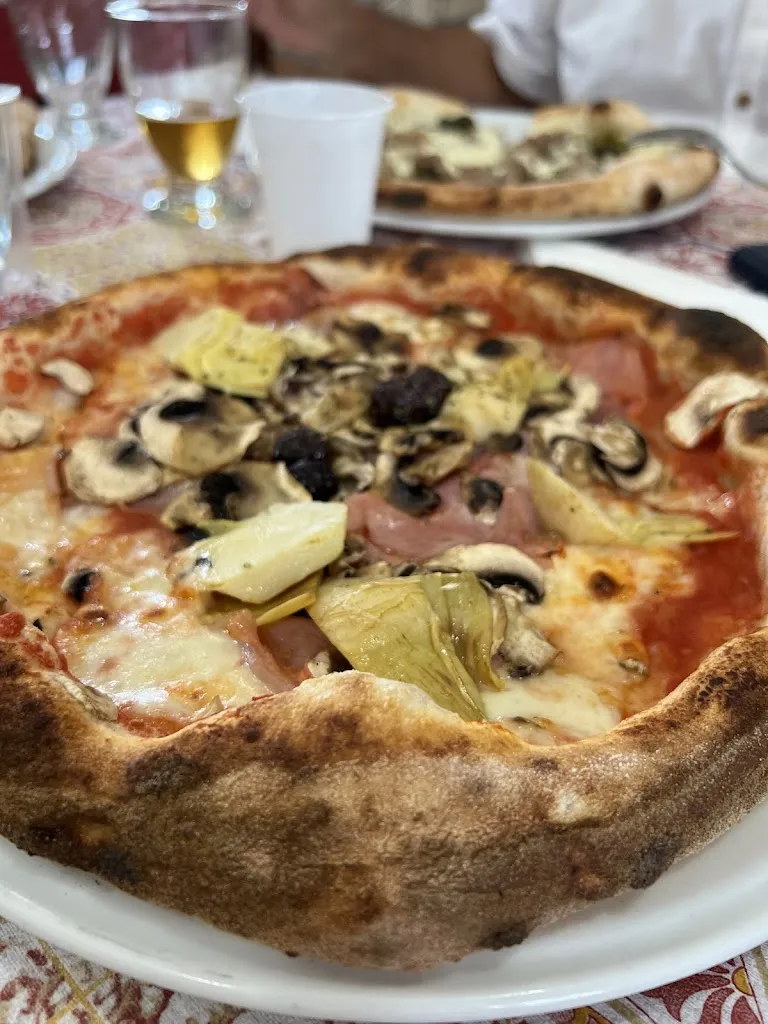 Boccone Facile restaurant in Santa Maria A Vico