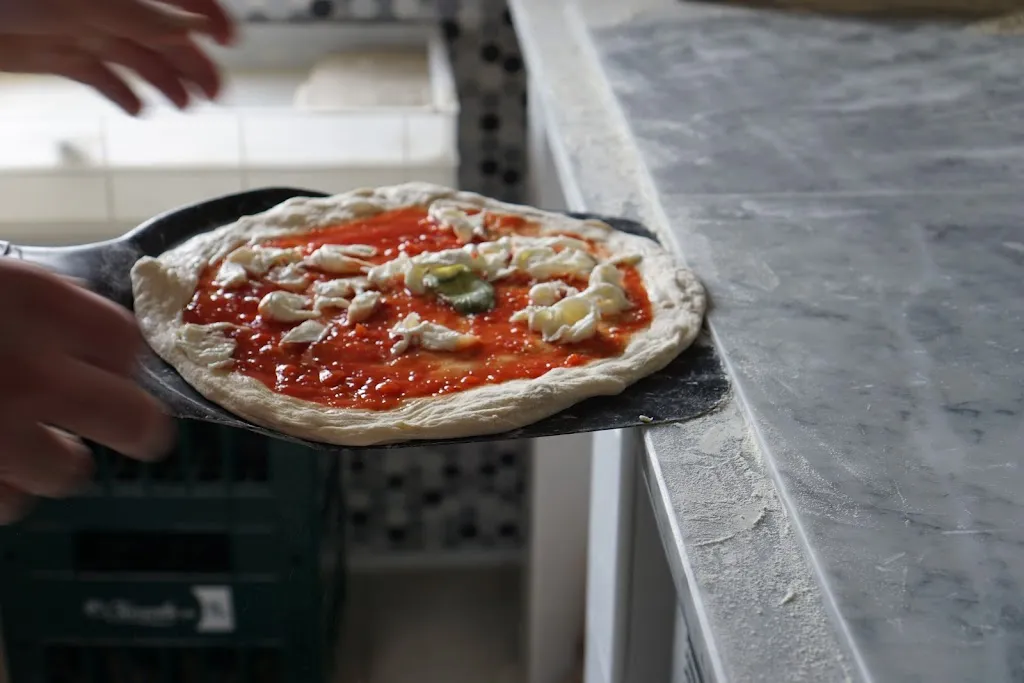 DeLuxe Pizzeria_Santa Maria A Vico_slider_image_3