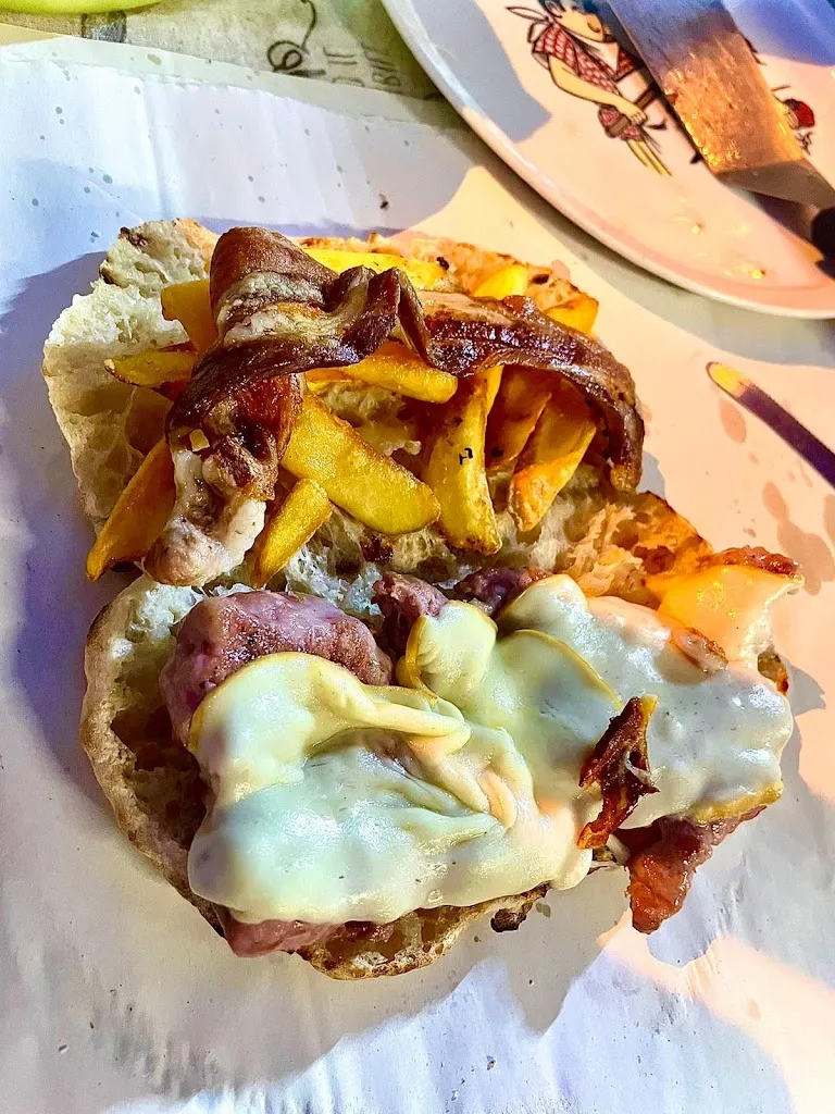 Regina Margherita_Santa Maria A Vico_slider_image_3