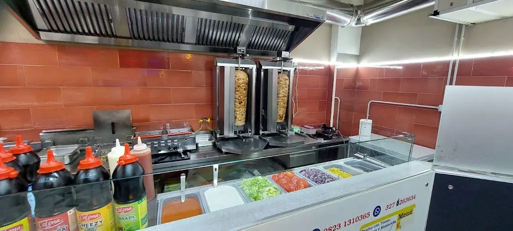Mini doner kebab restaurant in Santa Maria A Vico