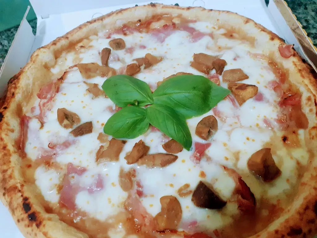 Pizzeria Da Asporto Gli sfizi del palato_Santa Maria A Vico_slider_image_3