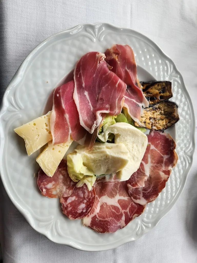 Ristorante Zi Peppe_Santa Maria A Vico_slider_image_2