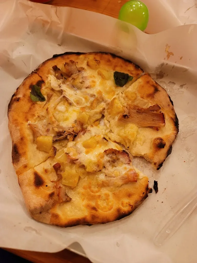 CRISTIANO MASTROIANNI_Lo Scugnizzo Pizza e Food_Santa Maria La Carità_recensione