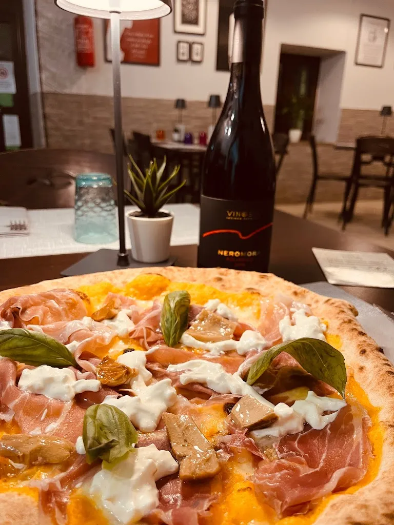 Pizzeria La Nuova Fregata_Sapri_slider_image_3