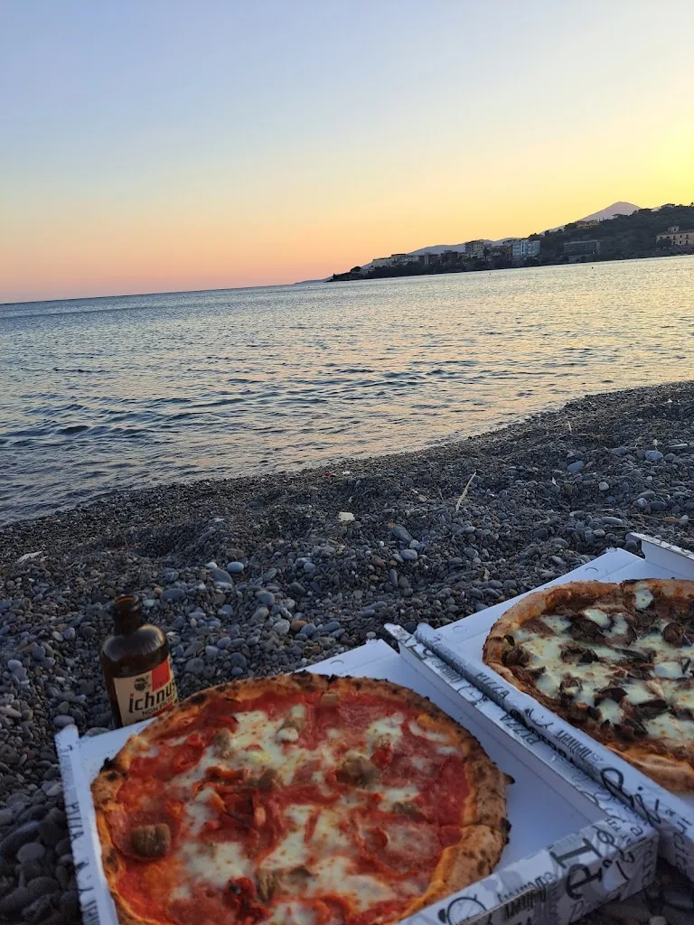 Adele_L'angolo dello sfizio_Sapri_review