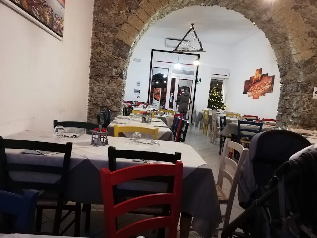 Pizzeria napoletana da Michele restaurant in Sapri