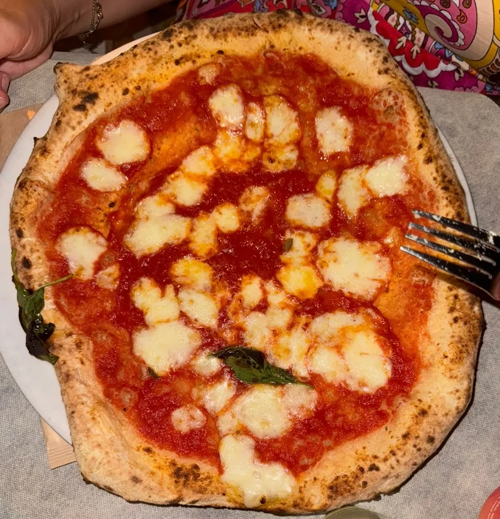 Pizzeria napoletana da Michele_Sapri_slider_image_3