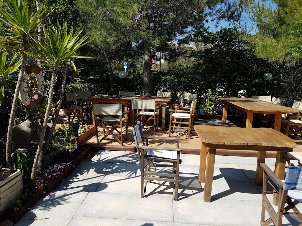 La Vela Fish & Beach restaurant in Montesilvano Marina