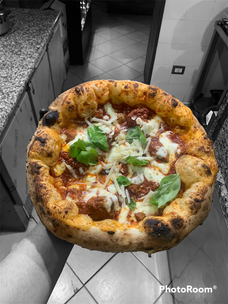 Pizzeria Gustami_Scisciano_slider_image_3