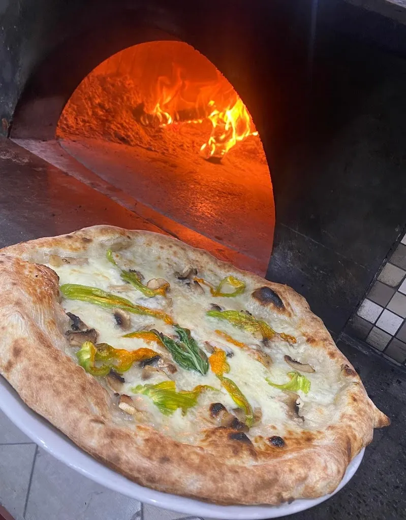 Peppe Bott_Scampia_slider_image_2